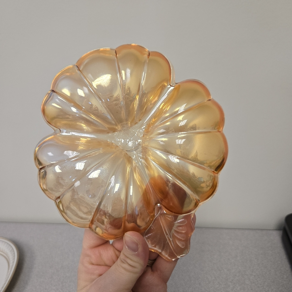 Lustre Marigold Peach Carnival Glass Vintage Clover Dish - Picture 4 of 4